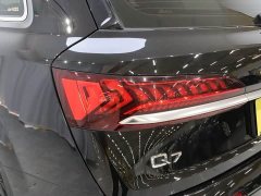 Audi Q7 55 TFSI quattro S line Sport - ფოტო 18
