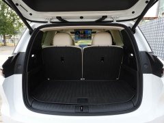 Li Auto i8 Standard Edition - ფოტო 19