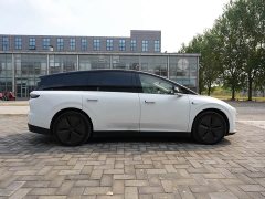 Li Auto i8 Standard Edition - ფოტო 4
