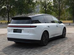 Li Auto i8 Standard Edition - ფოტო 5