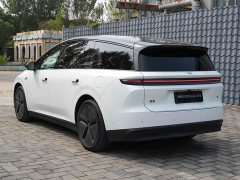 Li Auto i8 Standard Edition - ფოტო 7