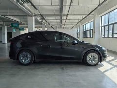 Tesla Model Y L Long Range All-Wheel Drive - ფოტო 3