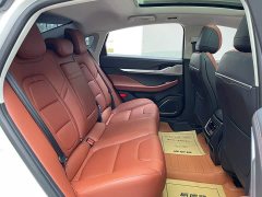 Lincoln Z 2025 2.0T Premier - ფოტო 16
