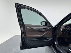 BMW 5 Series 530Li Luxury M Sport Package - ფოტო 16