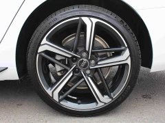 Audi A4L 40 TFSI Luxury Dynamic - ფოტო 12
