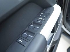 Land Rover Defender 110 3.0T P400 Dark Edition - ფოტო 10