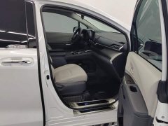 Toyota Sienna 2023 2.5L Hybrid Comfort Edition - ფოტო 8