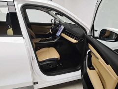 Geely Boyue L 2023 1.5TD DCT Luxury - ფოტო 10