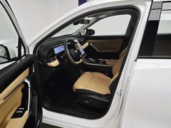 Geely Boyue L 2023 1.5TD DCT Luxury - ფოტო 13