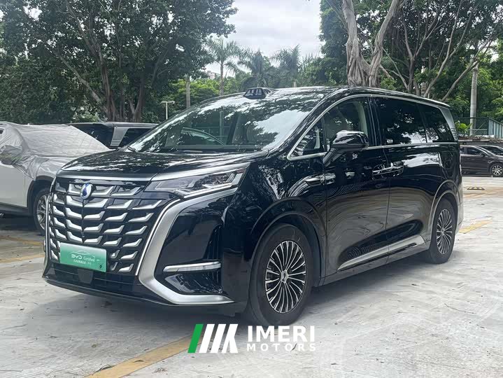 Denza D9 DM-i Smart Drive 1020 Four-Wheel Drive Flagship