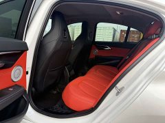 BMW 1 Series 125i M Sport Night Edition - ფოტო 5