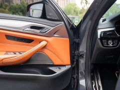 BMW M5 - ფოტო 18