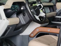 Land Rover Defender 110 P400 Dark Edition - ფოტო 5