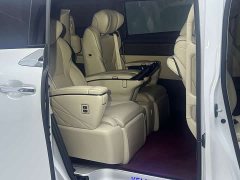 Toyota Vellfire Crown Hybrid 2.5L Executive Premier Edition - photo 10