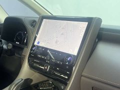 Toyota Vellfire Crown Hybrid 2.5L Executive Premier Edition - photo 12