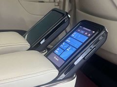 Toyota Vellfire Crown Hybrid 2.5L Executive Premier Edition - photo 14