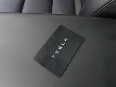 Tesla Model Y Long Range All-Wheel Drive - ფოტო 13