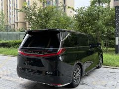 Lexus LM 500h Four-Seater Imperial Edition - ფოტო 5