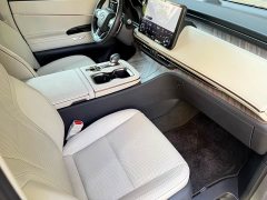 Lexus LM 500h Six-Seat Premium Edition - ფოტო 9