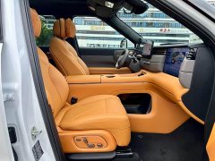 IM Motors Zhiji LS8 52 Max Luxury Six-Seater - ფოტო 11