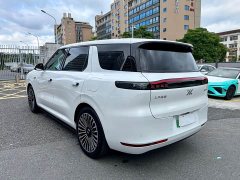 IM Motors Zhiji LS8 52 Max Luxury Six-Seater - ფოტო 19