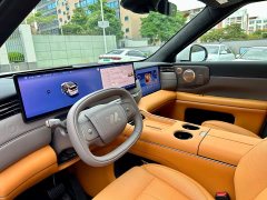 IM Motors Zhiji LS8 52 Max Luxury Six-Seater - ფოტო 6