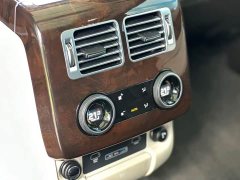 Land Rover Range Rover 3.0 L6 400PS Heritage Extended Wheelbase Classic Edition - ფოტო 12