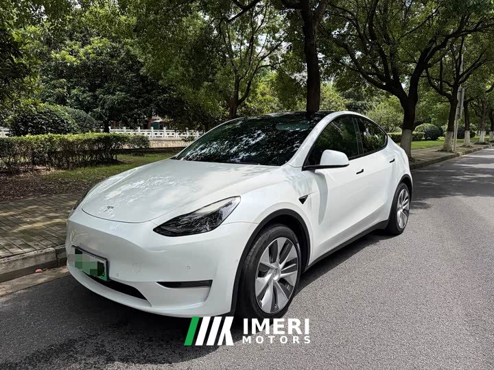 Tesla Model Y Standard Range RWD