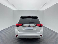 Mitsubishi Outlander Facelift 2.0L FWD Comfort 5-Seater - ფოტო 5