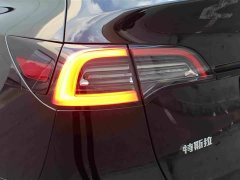 Tesla Model Y Rear-Wheel Drive - ფოტო 13