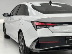 Hyundai Elantra 1.5L CVT GLX Elite - ფოტო 11
