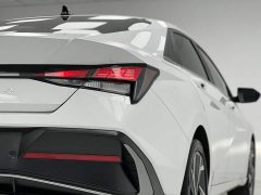 Hyundai Elantra 1.5L CVT GLX Elite - ფოტო 13