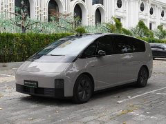 Li Auto Li Xiang MEGA Ultra - ფოტო 1