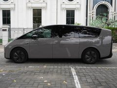 Li Auto Li Xiang MEGA Ultra - ფოტო 8