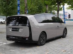 Li Auto Li Xiang MEGA Ultra - ფოტო 5