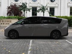 Li Auto Li Xiang MEGA Ultra - ფოტო 8
