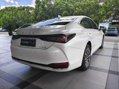 Lexus ES 200 Premium Edition - ფოტო 10