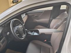 Lexus ES 200 Premium Edition - ფოტო 4