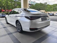 Lexus ES 200 Premium Edition - ფოტო 8