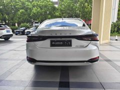 Lexus ES 200 Premium Edition - ფოტო 9