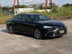 Lexus ES 300h Premium Edition - ფოტო 1