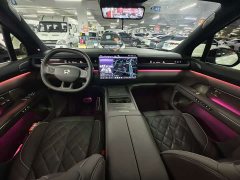 NIO ES8 Six-Seat Executive Luxury Edition - ფოტო 20