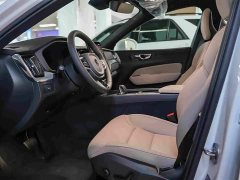 Volvo XC60 B5 AWD Smart Luxury Edition - ფოტო 4