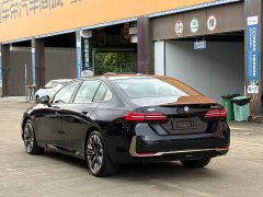 BMW 5 Series 530Li Luxury Edition Premium Package - ფოტო 18