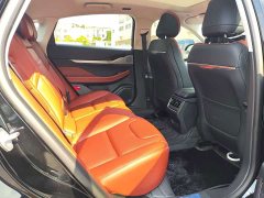 Lincoln Z 2.0T Premier - ფოტო 10
