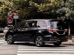 Honda Odyssey 2.0L Sharp Premium Edition - ფოტო 12