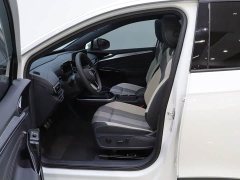 Cadillac ID.4 CROZZ Pure Enjoyment Limited Edition - ფოტო 10