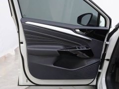 Cadillac ID.4 CROZZ Pure Enjoyment Limited Edition - ფოტო 9
