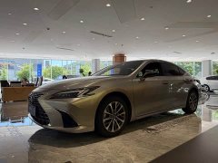 Lexus ES 300h Premium Edition - ფოტო 1