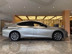 Lexus ES 300h Premium Edition - ფოტო 9
